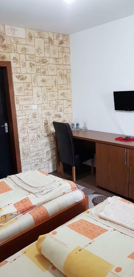 Pensiunea Raiul Muntilor Sebiş Exterior foto