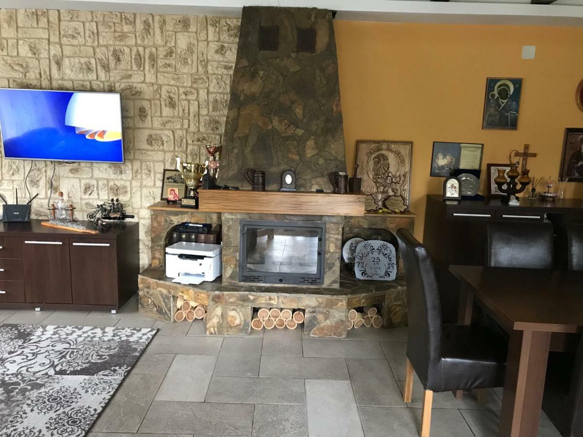 Pensiunea Raiul Muntilor Sebiş Exterior foto